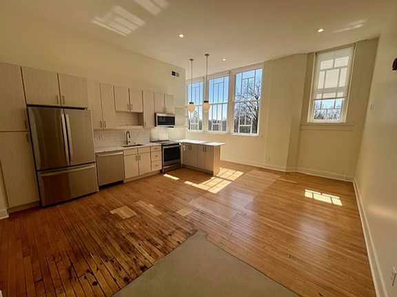 3rd image of 1810 Sils Ave #302