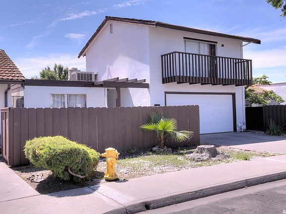 5th image of 2744 Santiago Dr