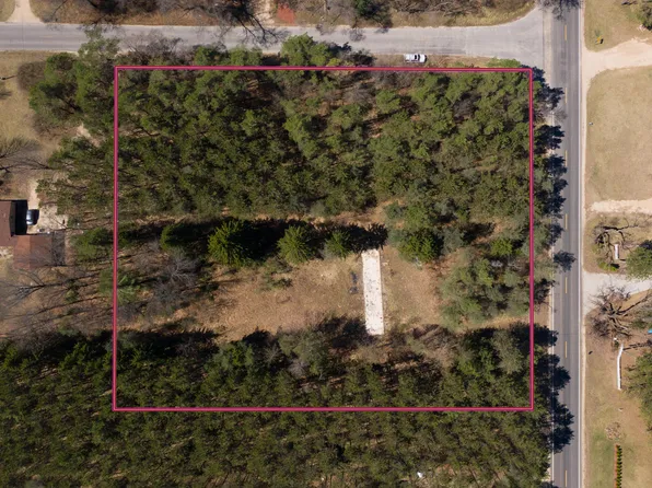 19221 Edgar Rd, Howard City, MI 49329