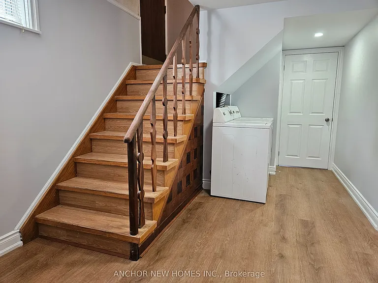 24 Fletcher Pl — Photo 2