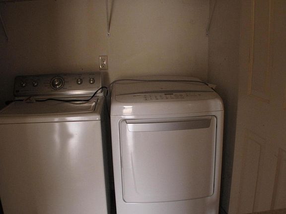 3rd image of 8310 Pandorea Dr