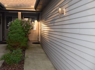 1802 Glenwood Oaks Ct, Urbana, IL