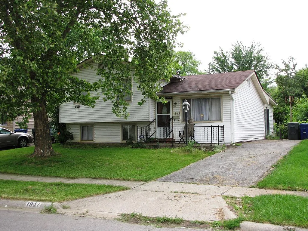 1947 Dunning Rd photo 1