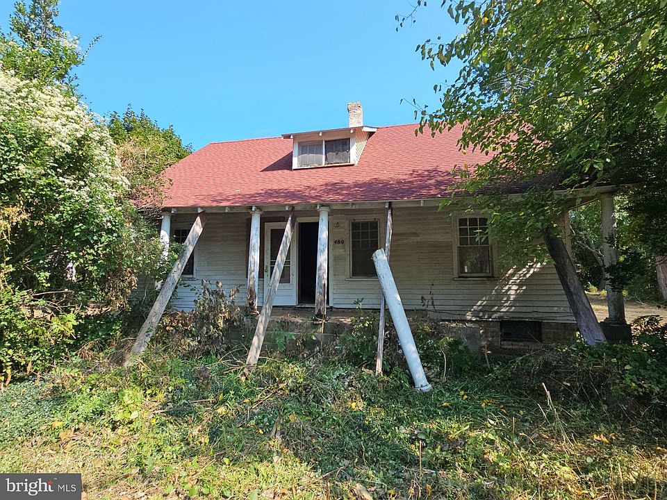 2nd image of 480 Irving Ave