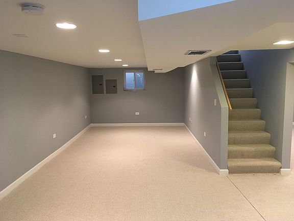 2nd image of 4925 Estes Ave