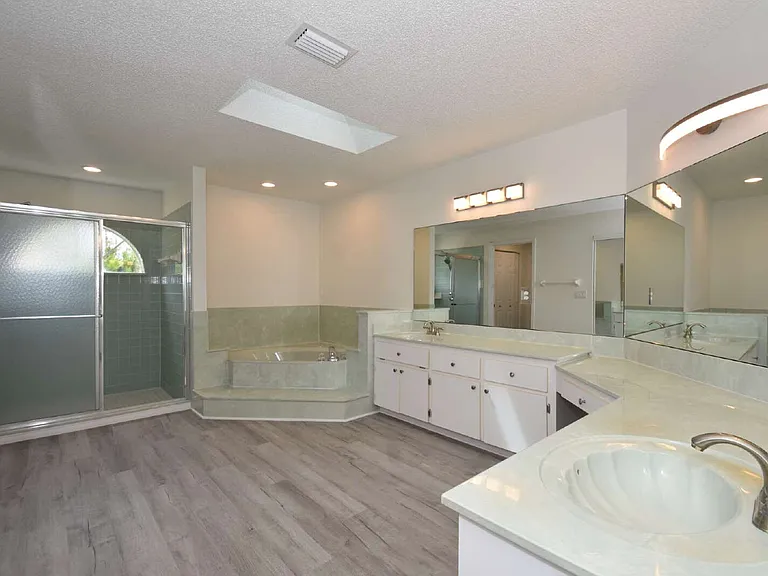 33 Poinsettia Ln — Photo 15