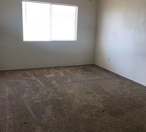 3rd image of 229 Twin Oaks Ave APT B