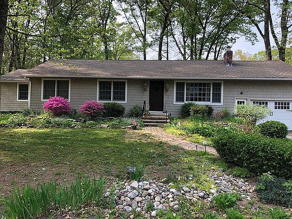 2nd image of 2 Laurel Ln