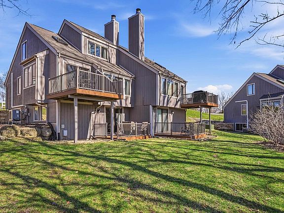 2nd image of 4 Cedar Bluff Ln