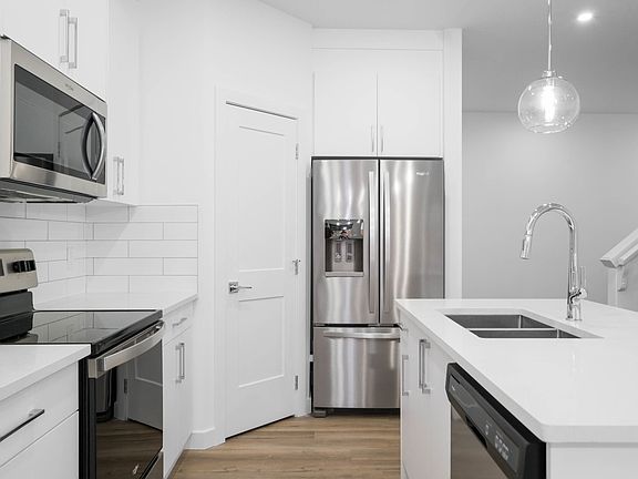 2nd image of 123 Bluff Cv #117-125