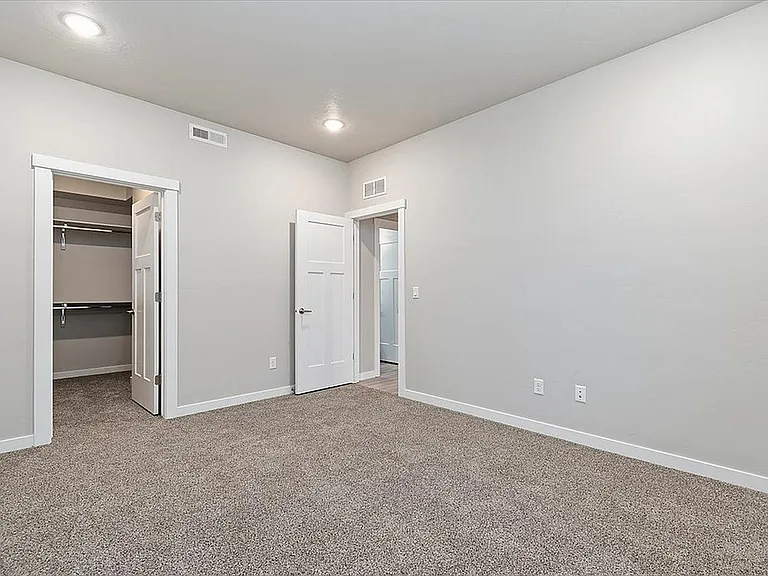 Latitude 40 One Bedroom