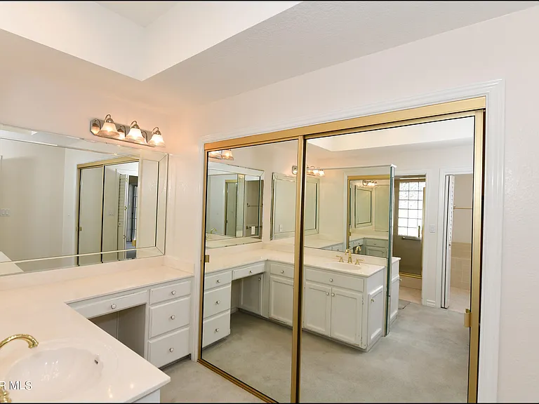1004 Los Jardines Cir — Photo 22