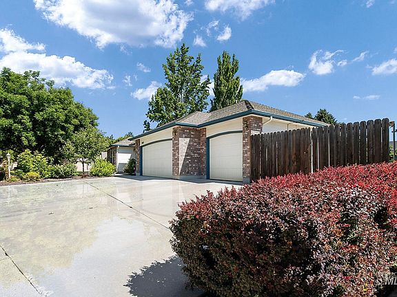 3rd image of 3485 W Birdie Ct