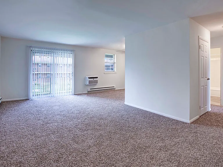 Silver Lake Manor — Photo 14