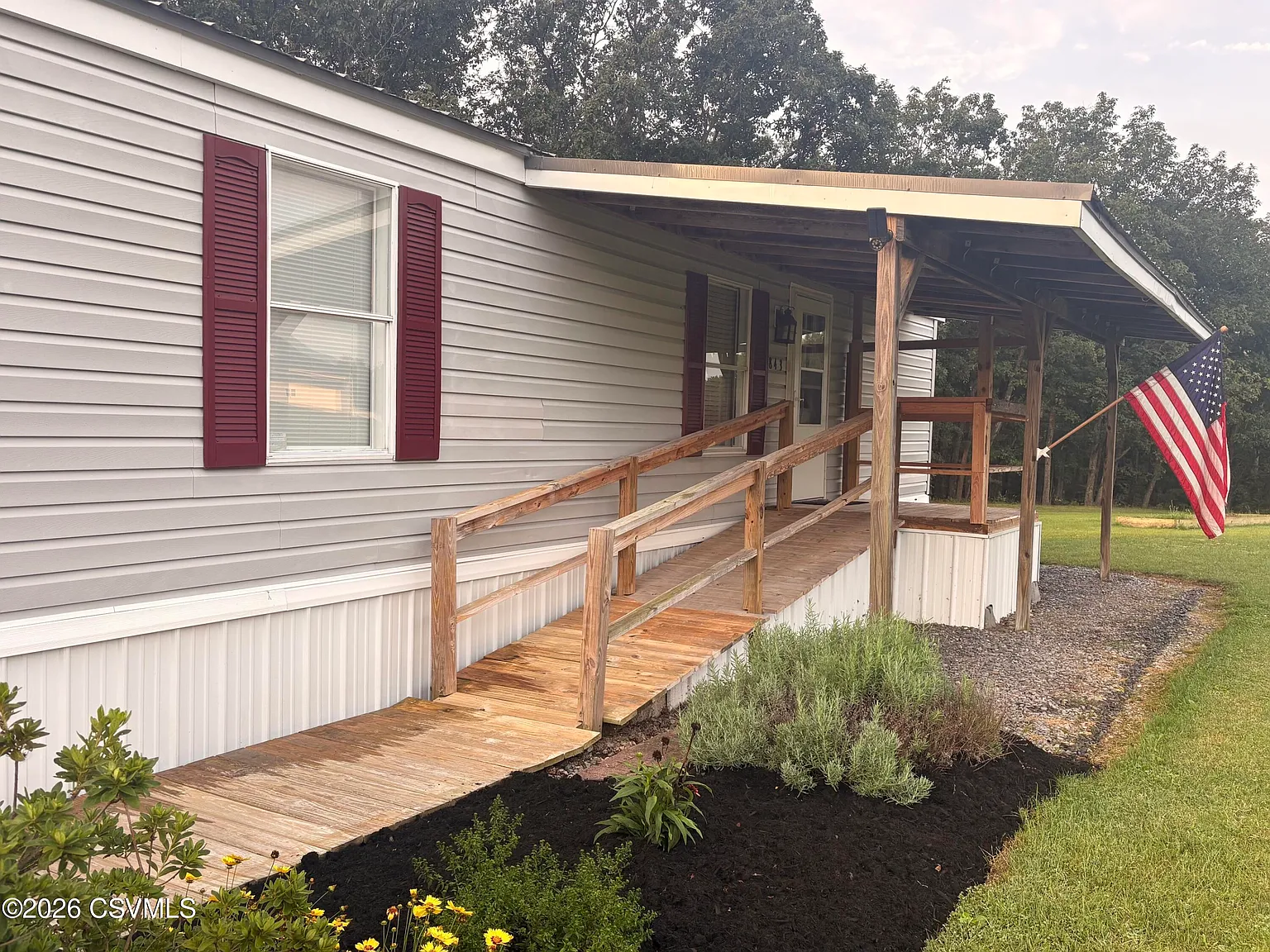 3 bed, 1000 sqft, $950 — Photo 2