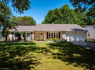 5235 Meadow Wood Blvd, Lyndhurst, OH 44124