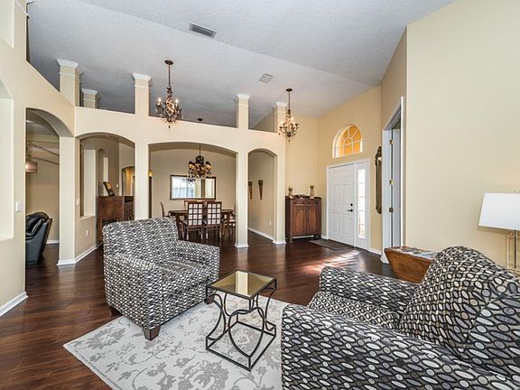 5th image of 10621 Weybridge Dr