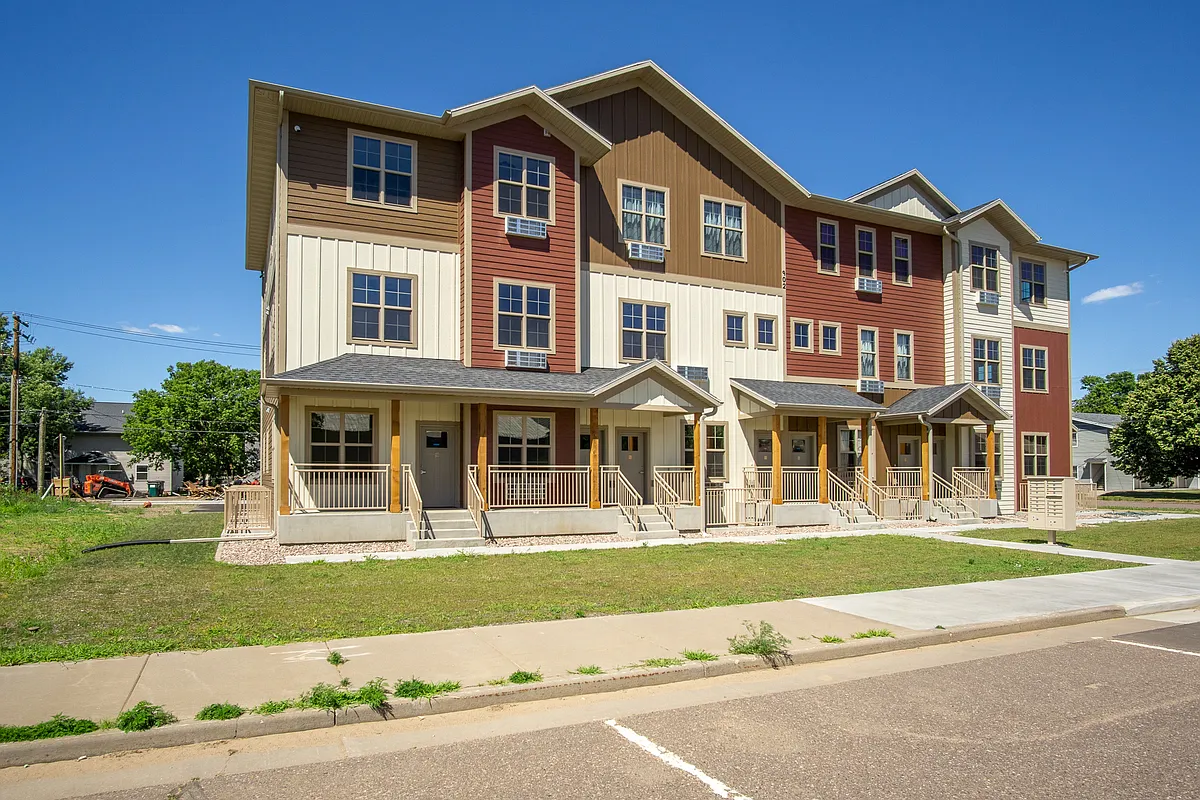 Building Photo - 902 Menomonie St