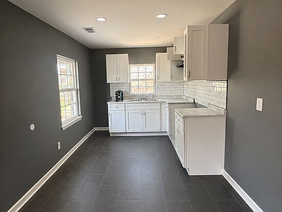 4th image of 854 Josephine St