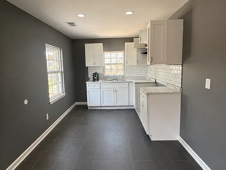 854 Josephine St — Photo 4