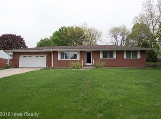 1408 Fairway Dr, Indianola, IA 50125