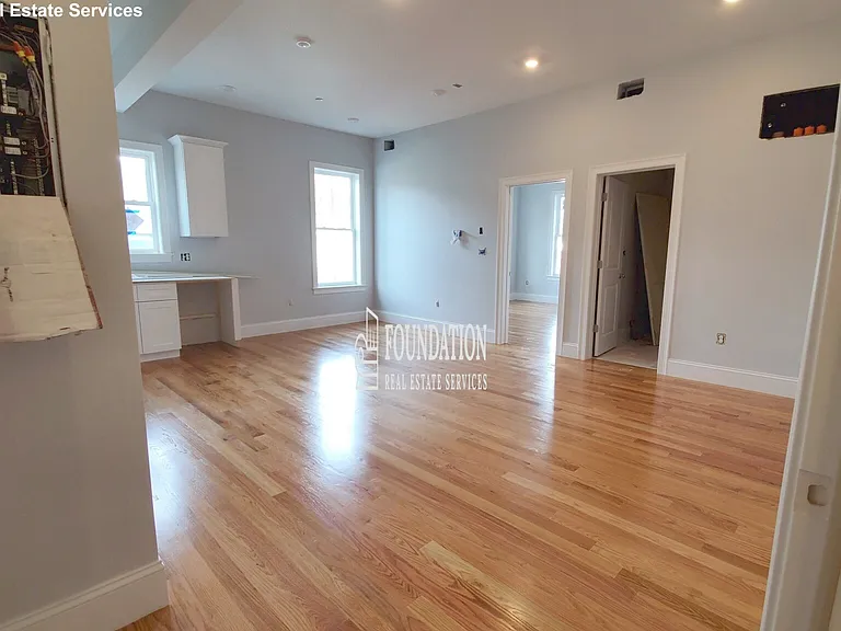 18 Murdock St #8 — Photo 4