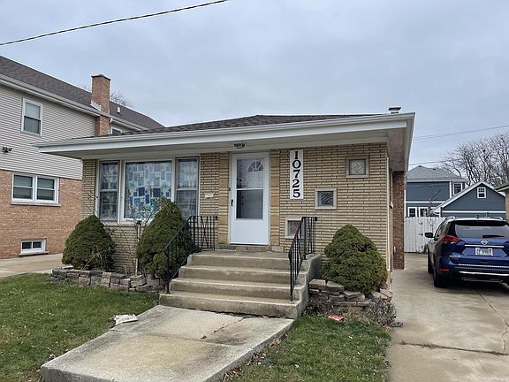 3rd image of 10725 S Rockwell St