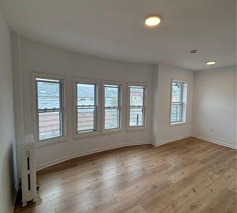 5th image of 1059 McBride St Floor 2