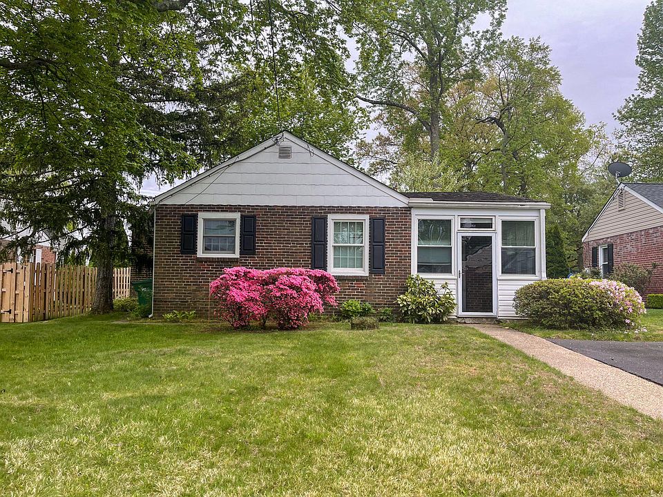 1st image of 502 Sharpley Ln