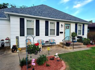 405 N Main St, Altamont, IL 62411