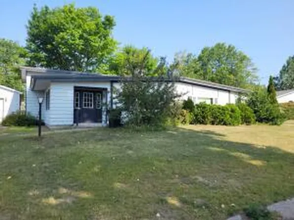 82 Wood Lake Rd, Kincheloe, MI 49788