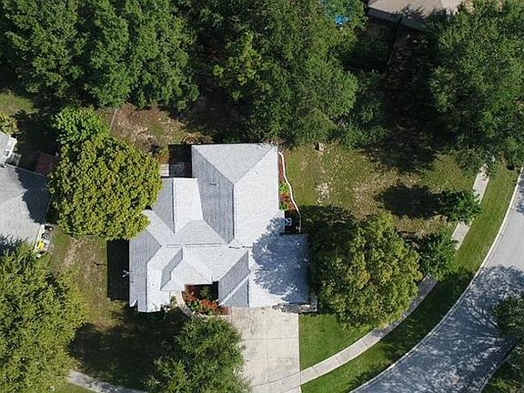 3rd image of 698 Park Valley Cir