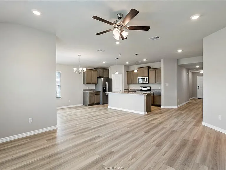 2119 Chief St — Photo 17