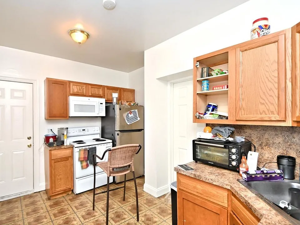 1707 W Montgomery Ave