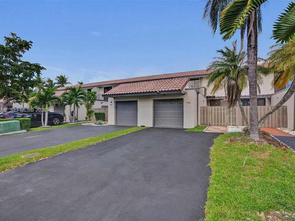685 NE 206th Ter