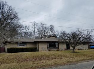 115 Heather Dr, Charleston, IL