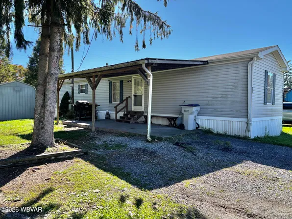 38 Locust St, Mill Hall, PA 17751