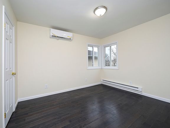 3rd image of 12237 Lakeview Ln