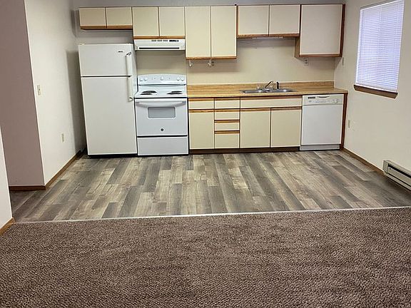 2nd image of 825 W 4th Ave #2