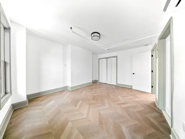 21-53 45th Road image 17 of 20