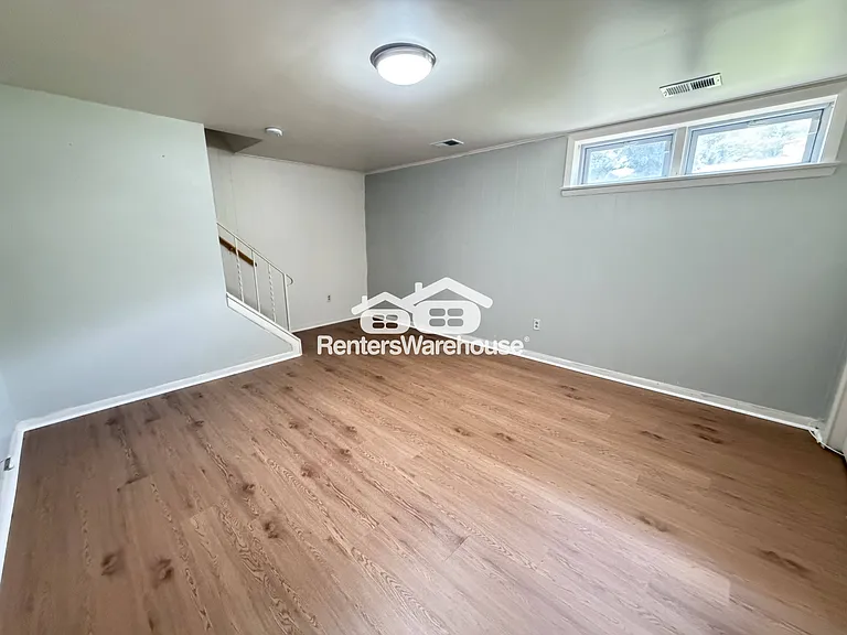 241 Cedarmere Cir — Photo 22