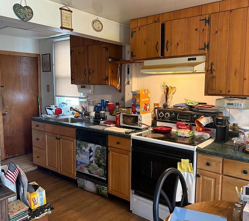 2nd image of 2240 College Ave