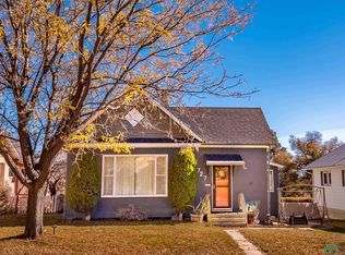 727 S 6th St, Raton, NM 87740