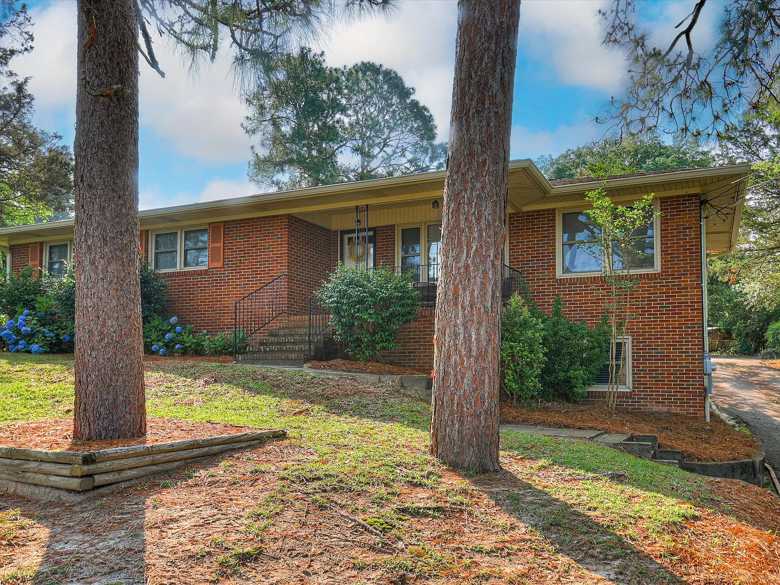 Mountain View Single Family Home — Photo 2