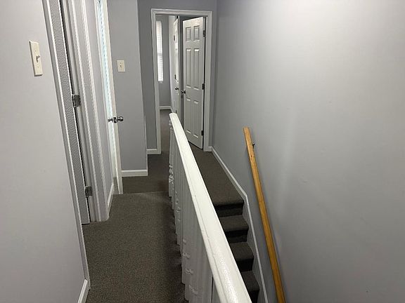 5th image of 1324 W Victoria St