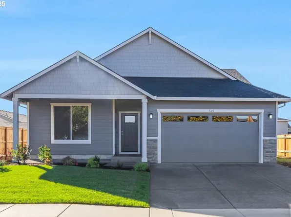 725 E 3rd St, Yamhill, OR 97148