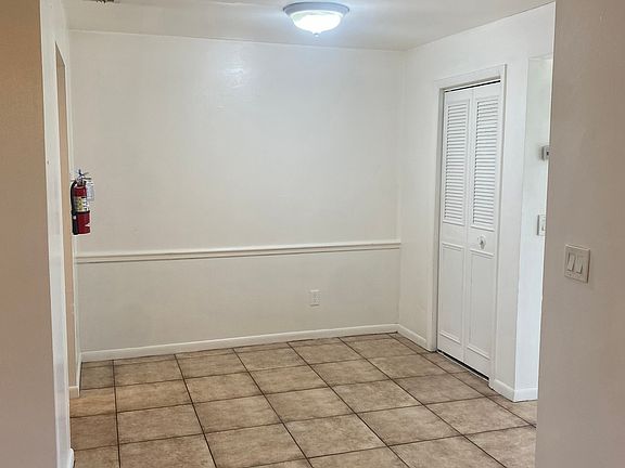 5th image of 1020 Lakeshore Way #C