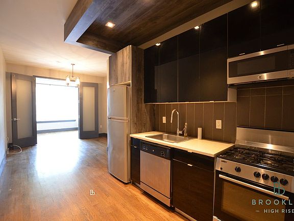 3rd image of 200 Scholes St #2R