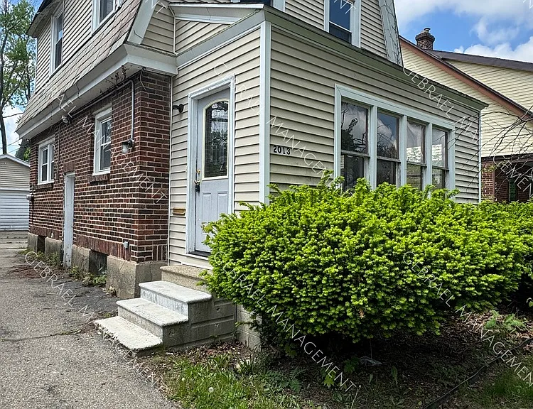 2013 Joliet St — Photo 1
