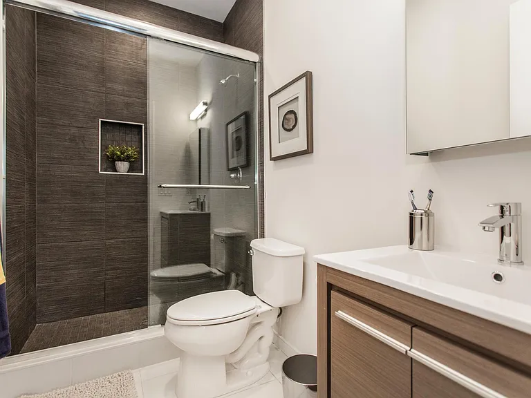 180 Roosevelt Ave — Photo 18